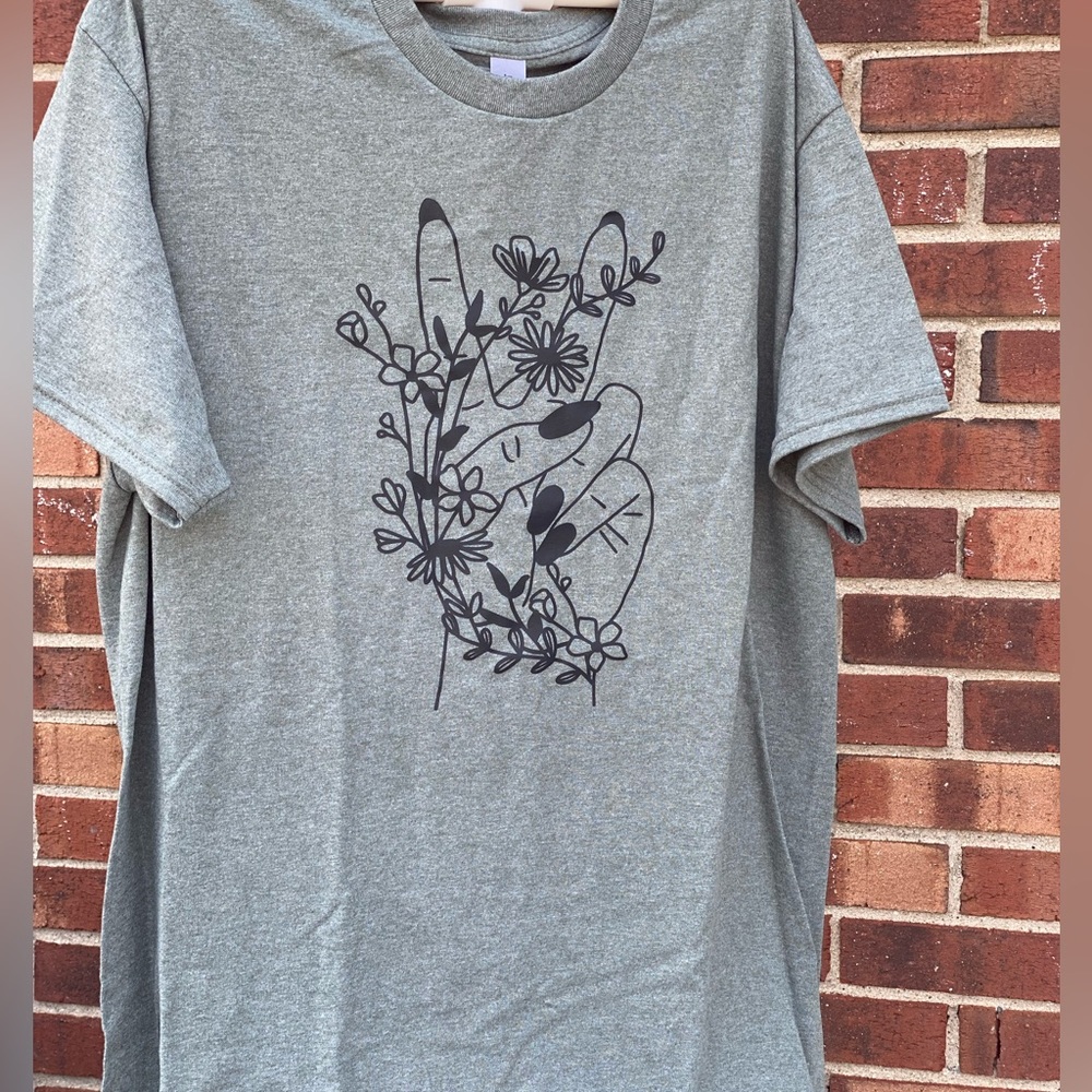 Flourish peace tee